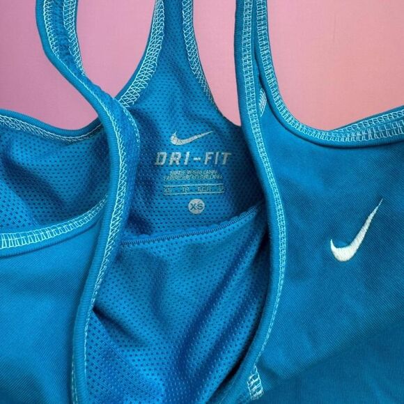 Nike Women's Blue Vest - Picture 7 of 8
